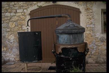 Techniques de distillation – Patrimoine fougerollais